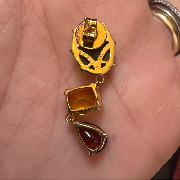Korite 3 stone 18k gold plated earrings (new). - Picture 3 of 6